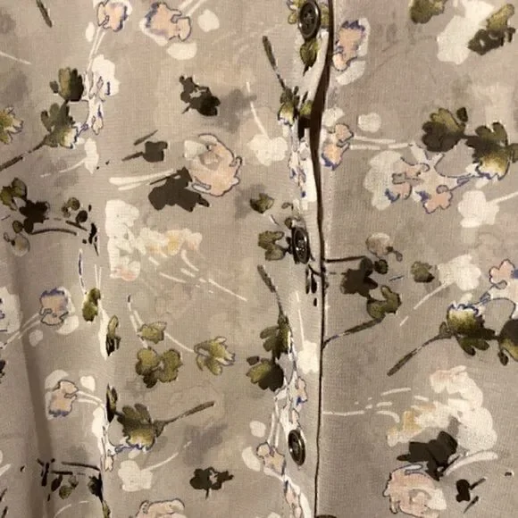 Cabi XS polyester button down blouse C - Picture 5 of 7